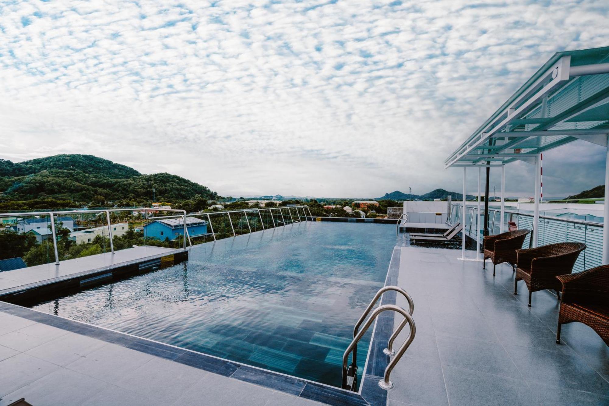 Sunrise Hotel Ha Tien Luaran gambar